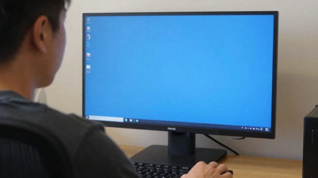 ¿Qué altura y distancia de pantalla son adecuadas?